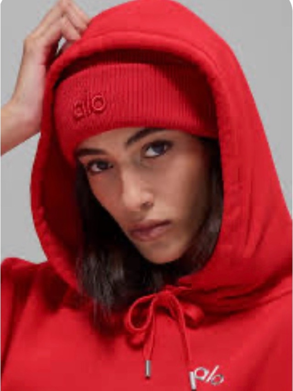ALO Yoga Women's Pom Knit Beanie - Berry Red